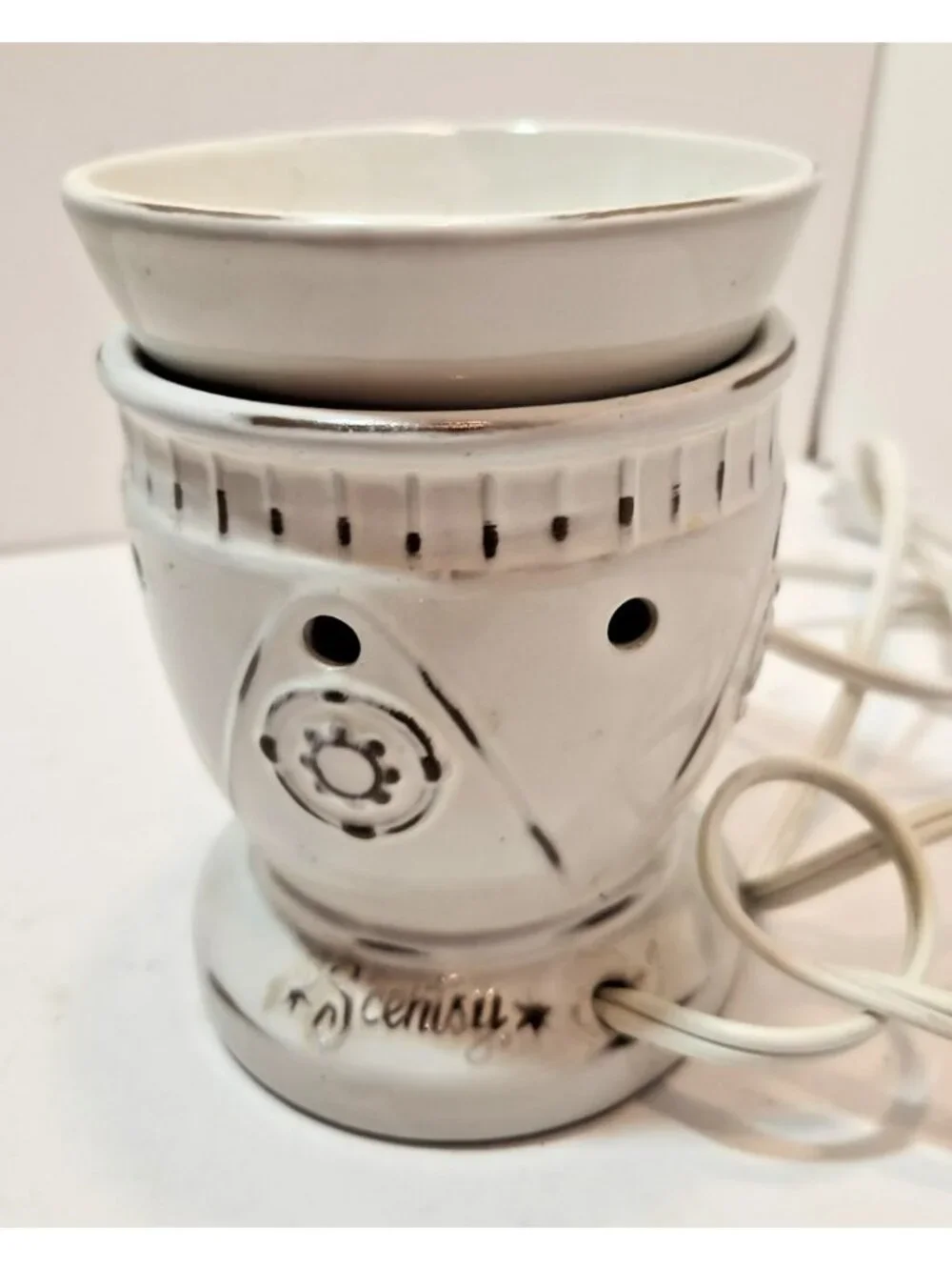 Scentsy Hampton Distressed White  Warmer Full Size Retired  6